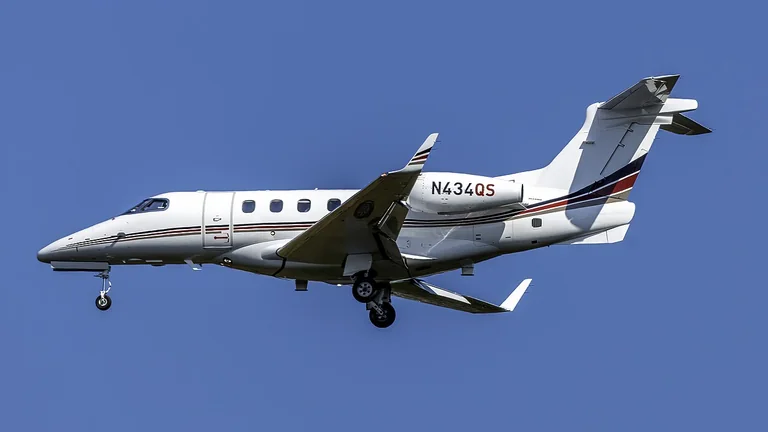 Embraer Phenom 300